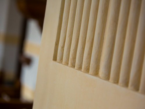 Kirche Steg - Lasuranstrich auf Stukkaturen